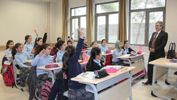İstanbul Millî Eğitim Müdürümüz Yelkenciden Okul Ziyareti