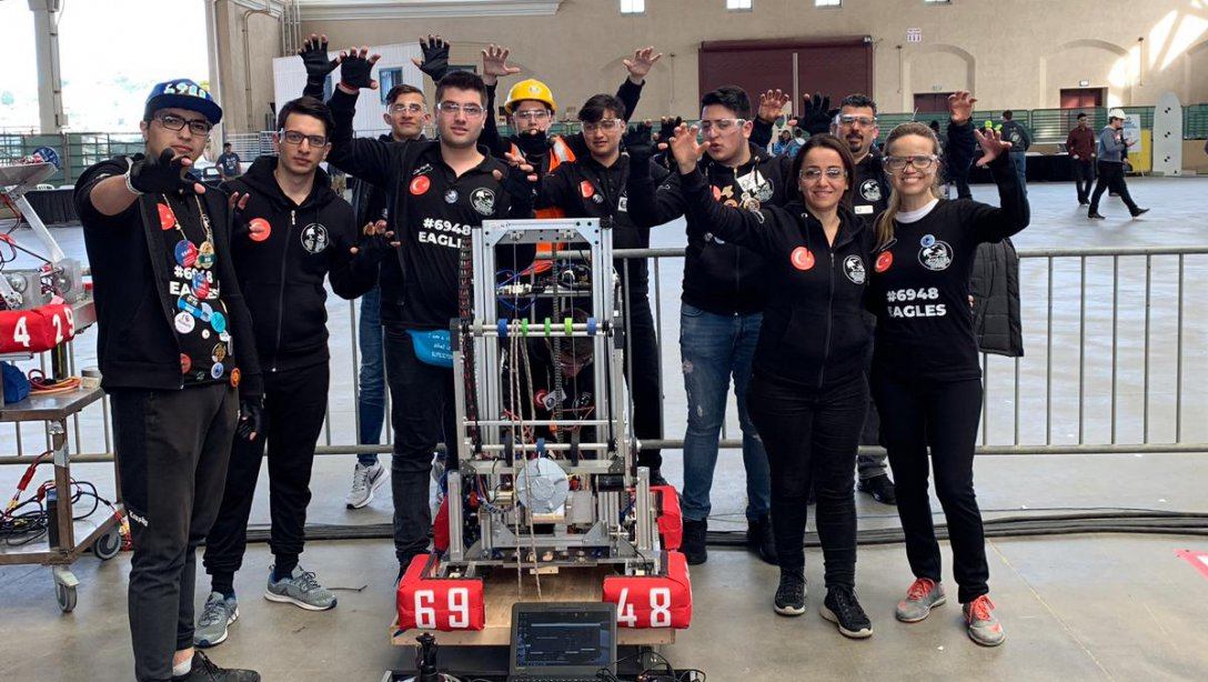 Robot Yarışmasında Büyük Başarı