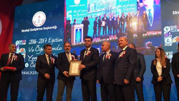 İstanbul Millî Eğitim Müdürlüğüne  5. Eğitim ve Öğretimde Yenilikçilik Ödülleri Bakanlık Ödülü