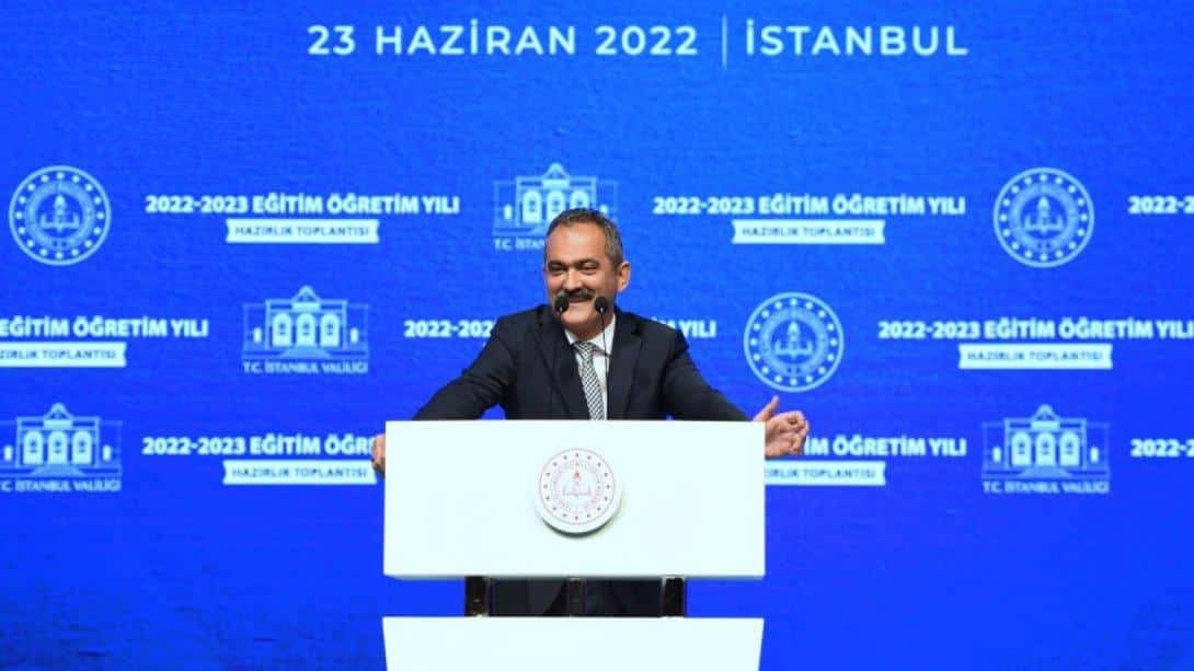 BAKANIMIZ ÖZER, 2022-2023 EĞİTİM ÖĞRETİM YILI HAZIRLIKLARI KAPSAMINDA İSTANBUL'DAKİ OKUL MÜDÜRLERİYLE BİR ARAYA GELDİ