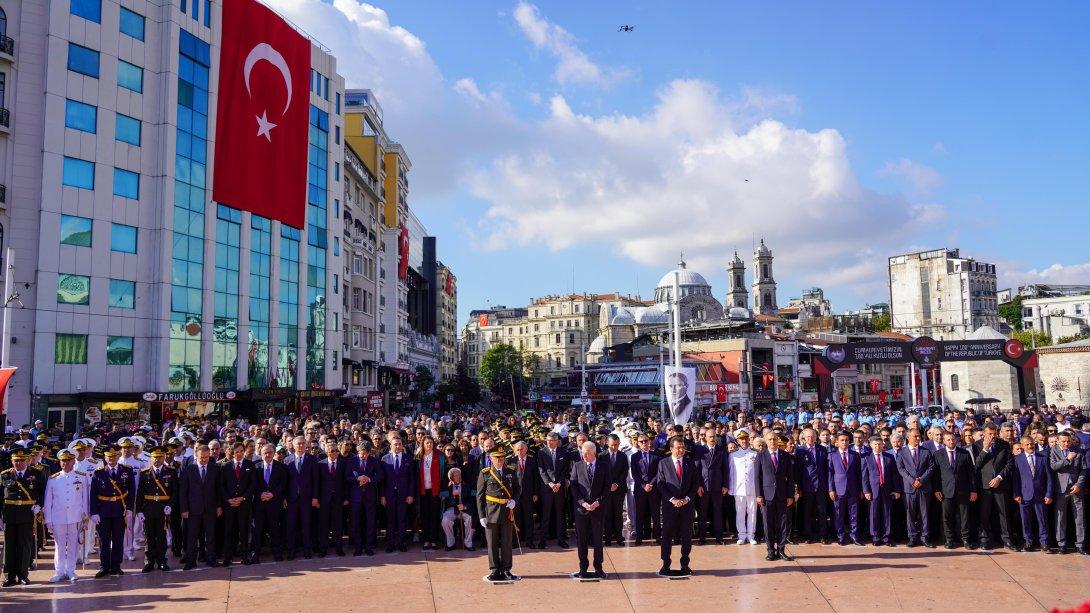 İSTANBUL'DA 30 AĞUSTOS ZAFERİ'NİN 102'NCİ YILI COŞKU İLE KUTLANDI