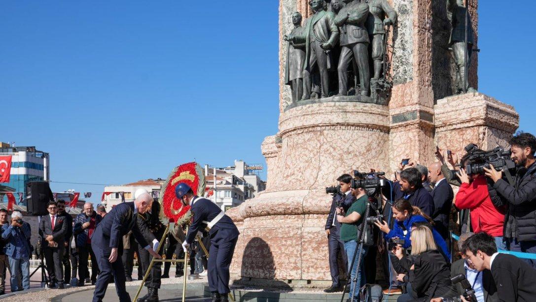 29 EKİM CUMHURİYET BAYRAMI'NIN 101. YIL DÖNÜMÜNDE TAKSİM CUMHURİYET ANITI'NDA ÇELENK TÖRENİ DÜZENLENDİ